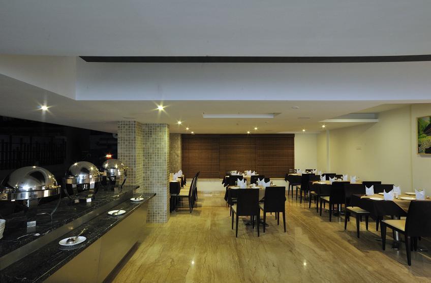 Jm Four Hotel Púna Kültér fotó